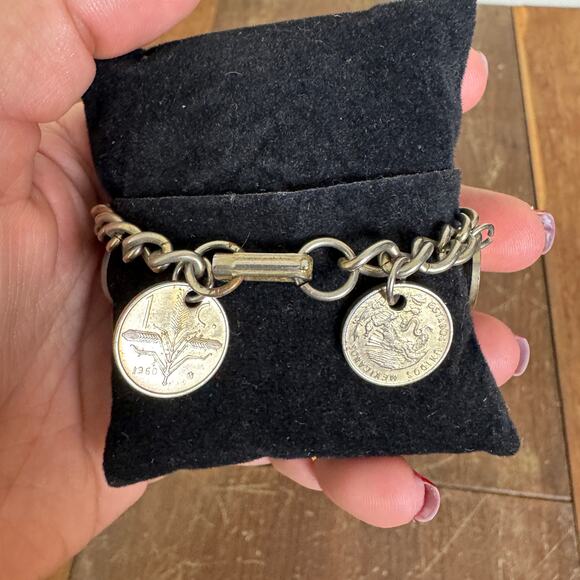 Vintage 1950s 1960s Foreign Coin Charm Bracelet Mexico Austria South Africa‎ GB - Picture 4 of 7
